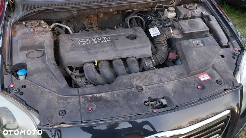 Toyota Avensis 1.8 VVT-i Sol Premium - 18