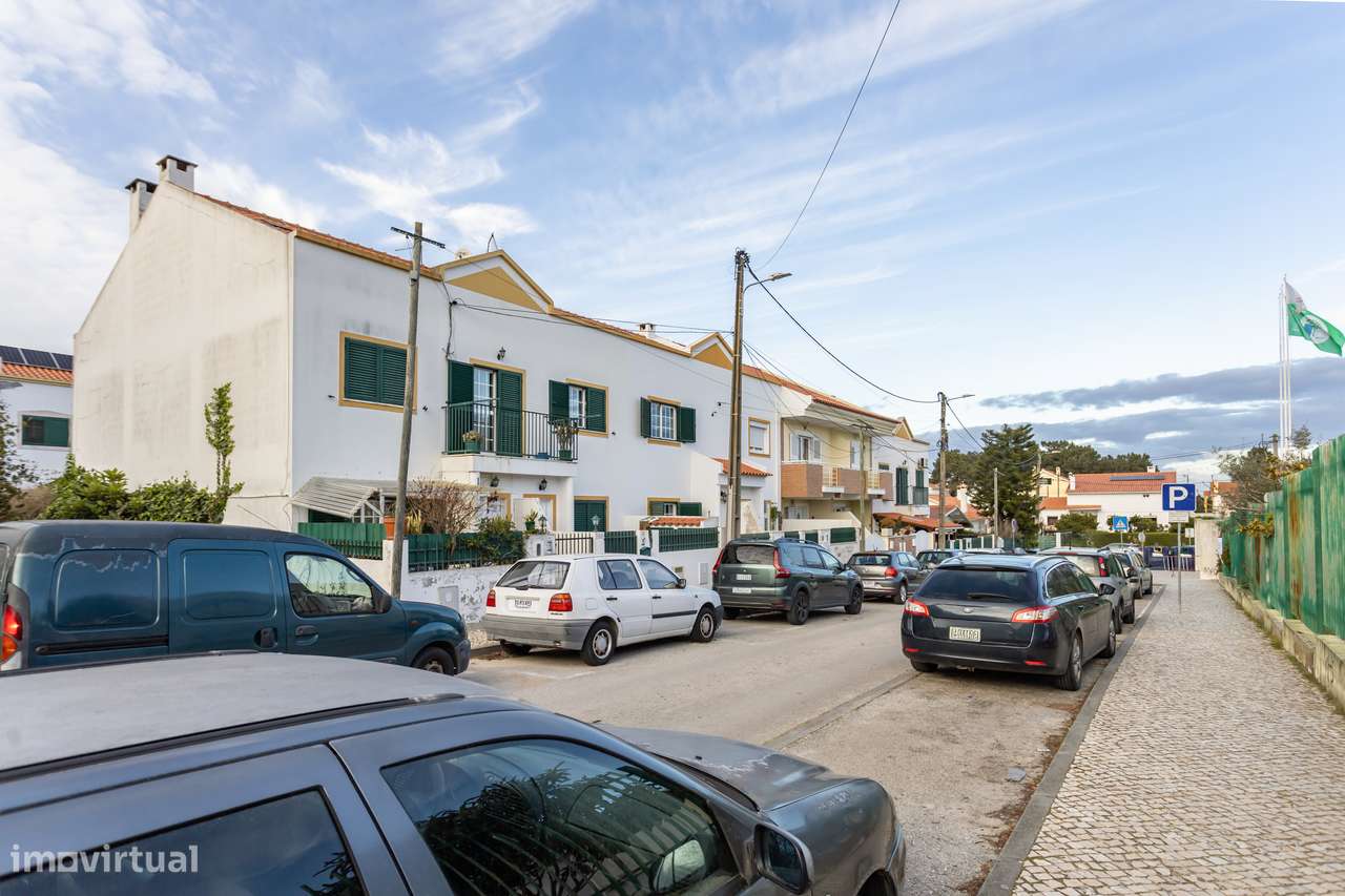 Moradia em banda T3 + 1-31