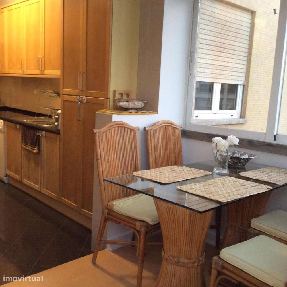 Quarto - localizado em Algés Lisbon - Grande imagem: 5/9