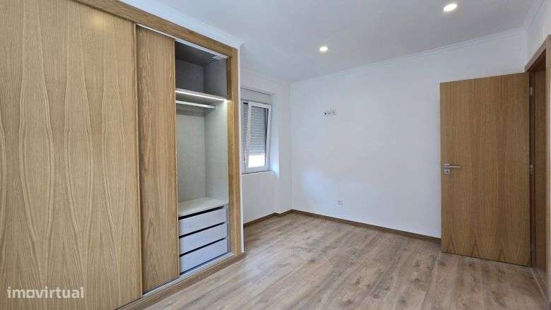 T3 Remodelado, com cozinha equipada às Portas de Benfica-51