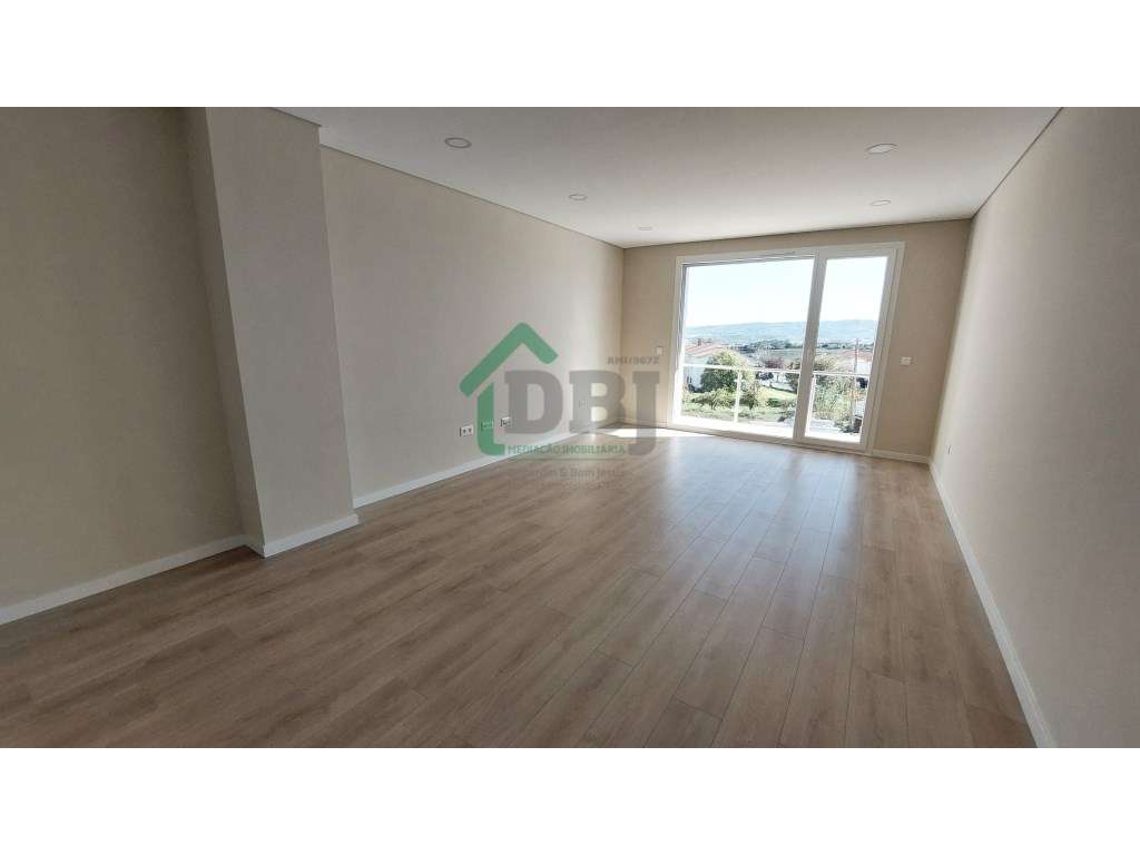 FABULOSO T3 DUPLEX NOVO - Boas áreas, 3 Suites! - Grande imagem: 1/21