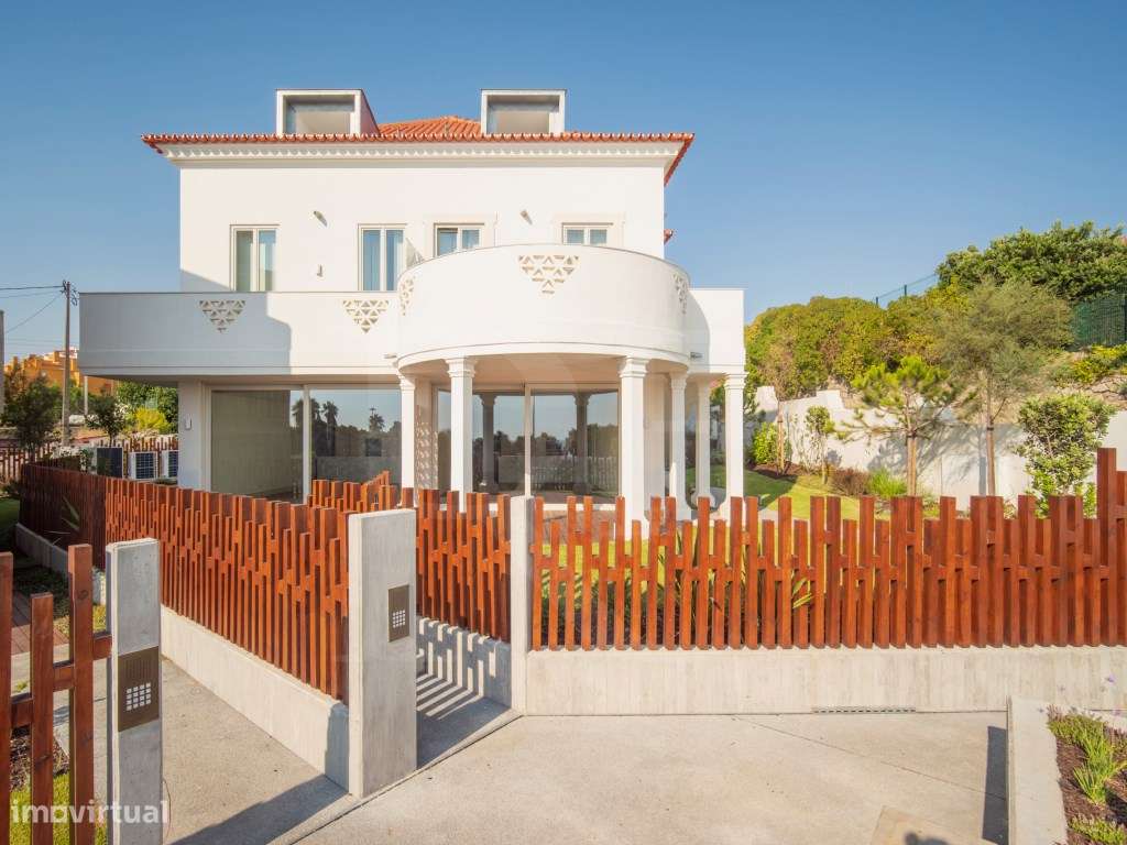 Moradia T3+1 Frente mar no Estoril, com 3 lugares de garagem e piscina-20