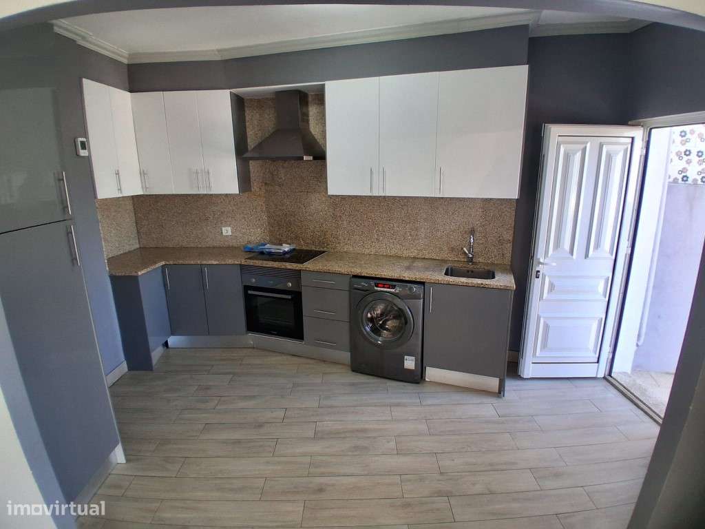 Andar Moradia T3 Renovado com Garagem - S. Cosme, Gondomar-34