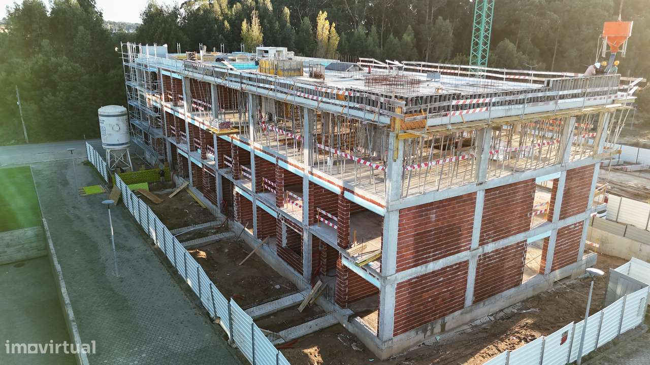 Apartamento T2 Em construção na Madalena-14