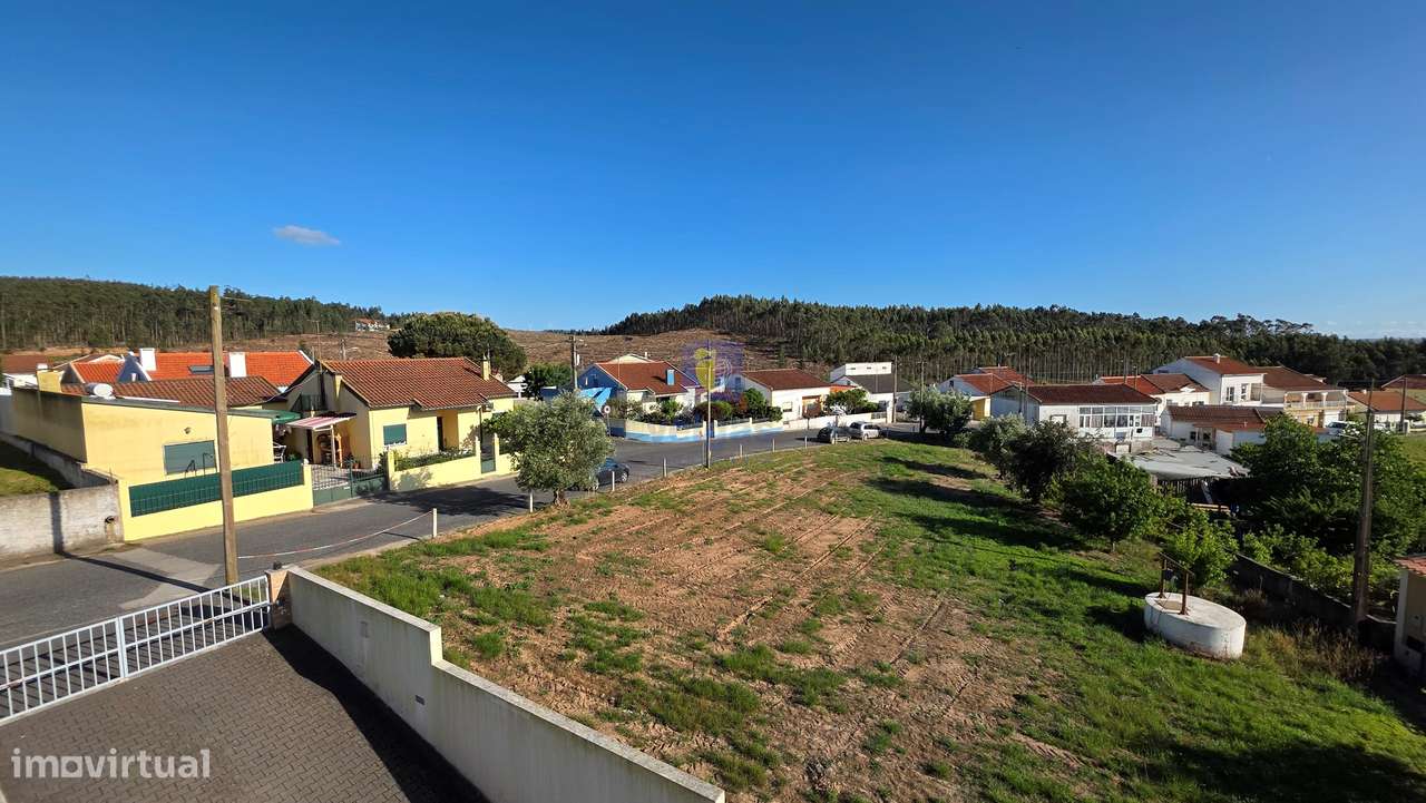 Apartamento T2 com Terraço em Outeiro da Cabeça-16