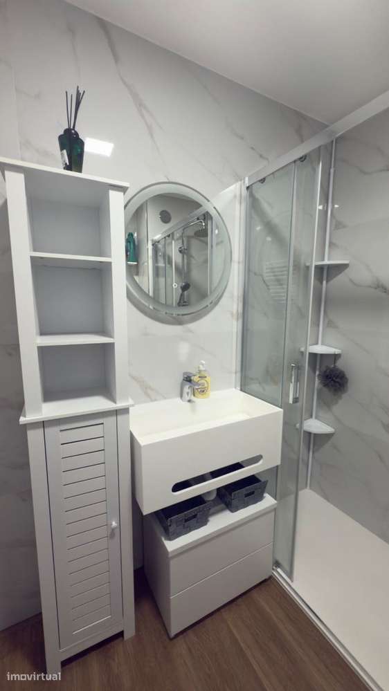 APARTAMENTO T1 kitchenette remodelado, junto à praia. Vistas de mar-13