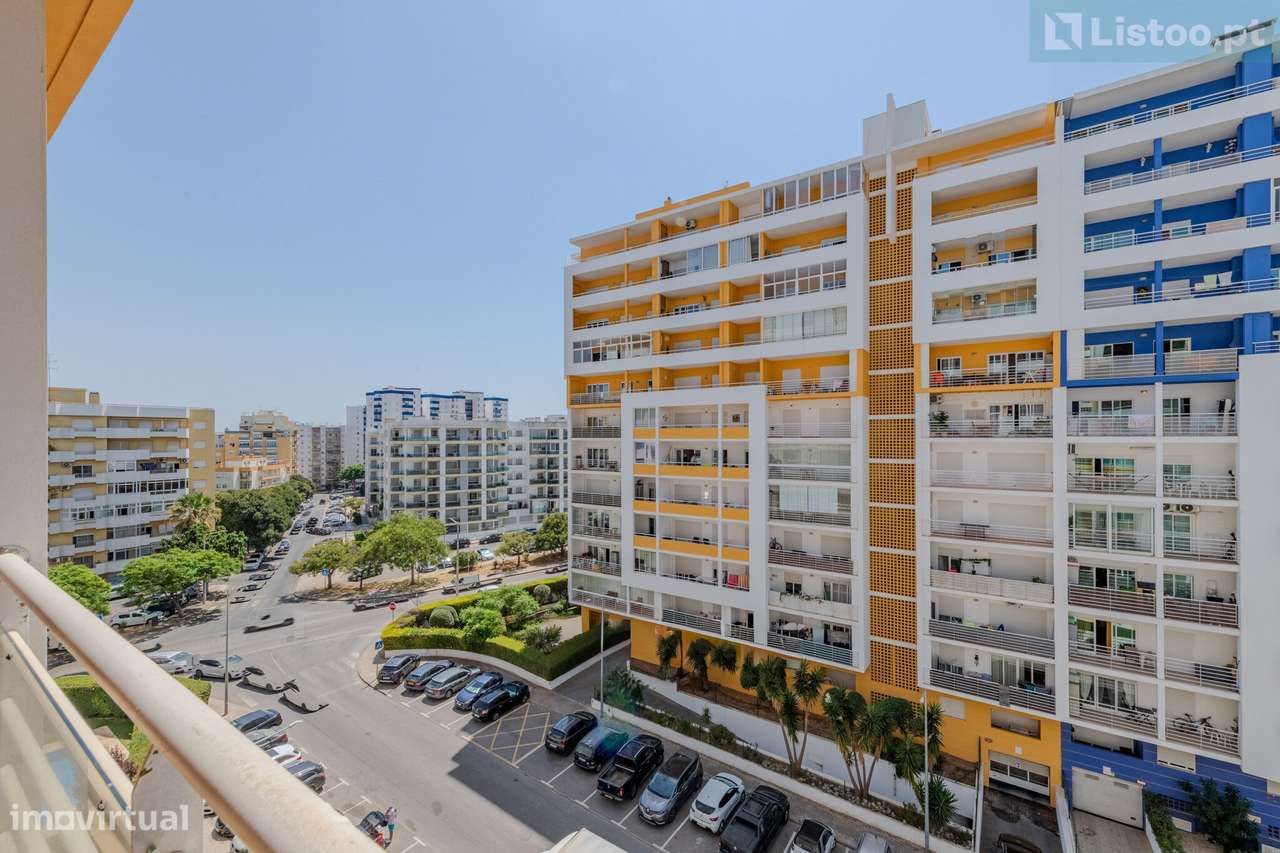 Apartamento T2 com Piscina, Varanda em Portimão-22