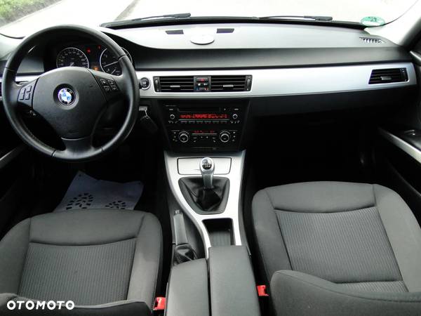 BMW Seria 3 318i Touring Edition Sport - 6