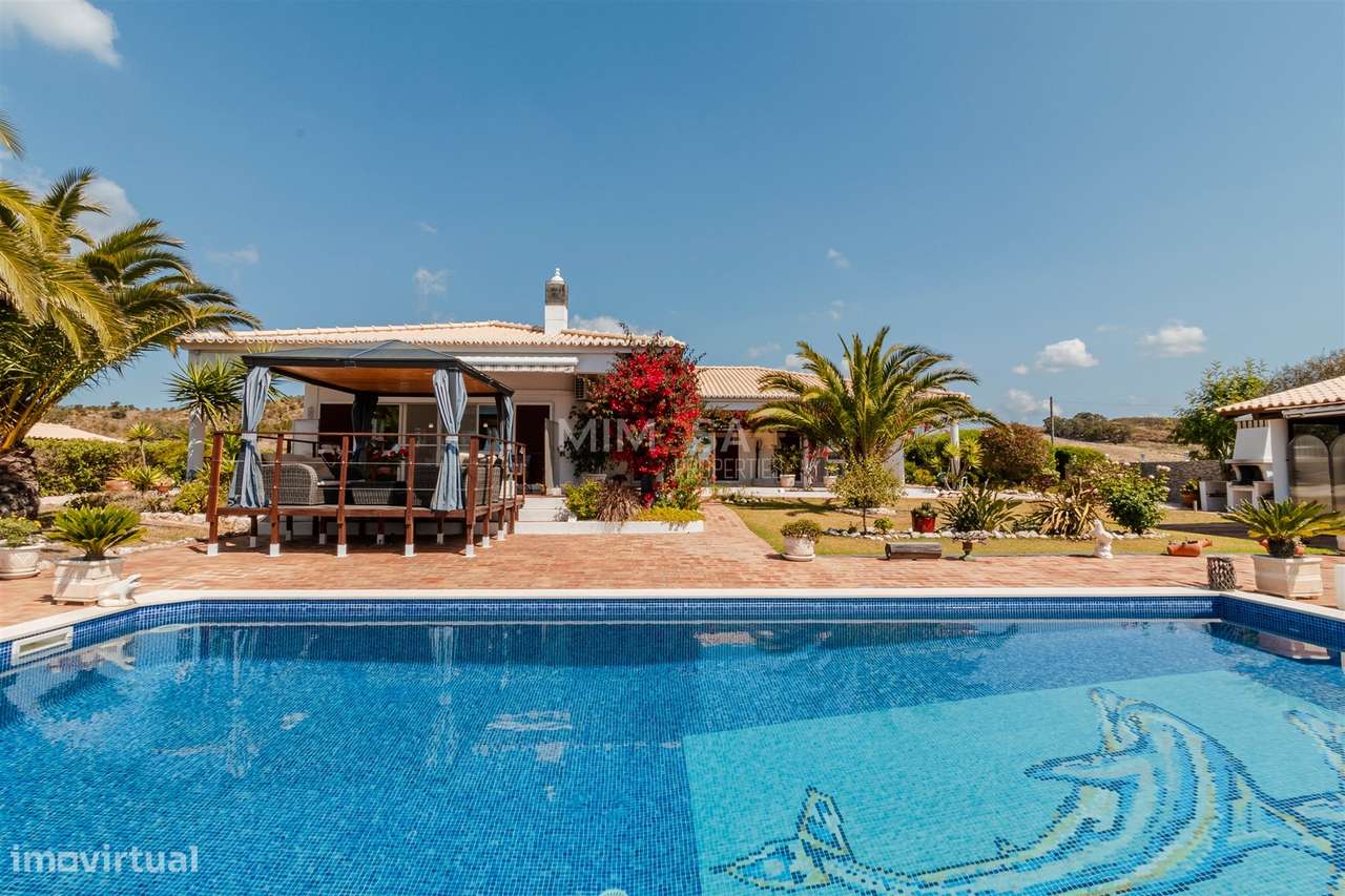 Moradia T3+1 térrea com piscina, jardim, garagem, 3,6ha de terreno - B - Grande imagem: 3/53