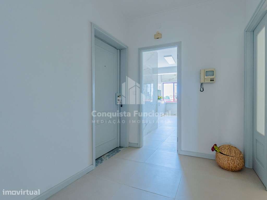 T2 com Lugar de Garagem e Elevador | São João da Madeira | 259.500€-8