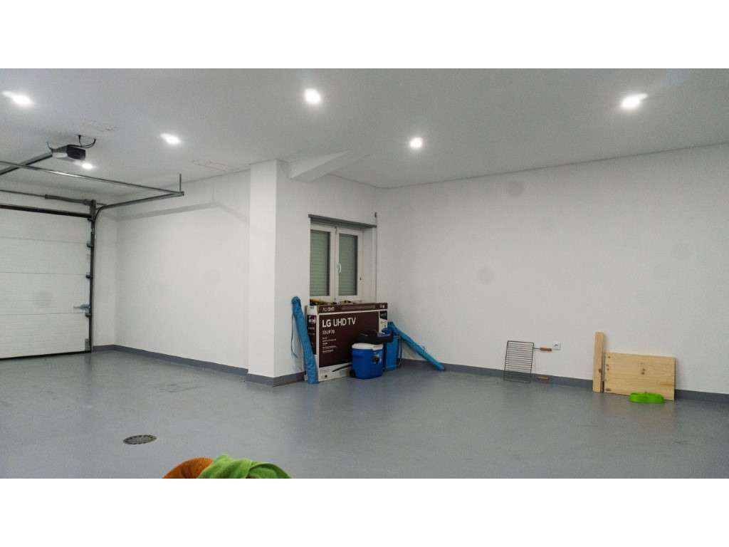 Moradia T3 com Piscina em Sesimbra-34