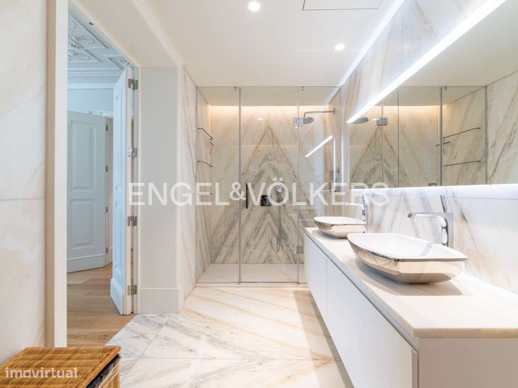Exclusivo apartamento novo com 5 quartos (4 suites) e 4 lugares de ...-32