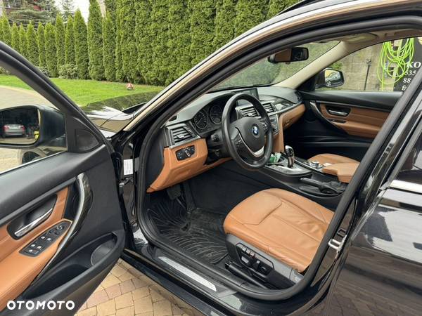 BMW Seria 3 330d Touring Luxury Line - 18