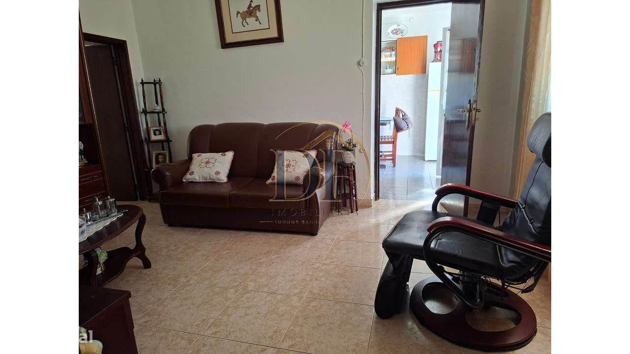 Quintinha com Moradia T2-5