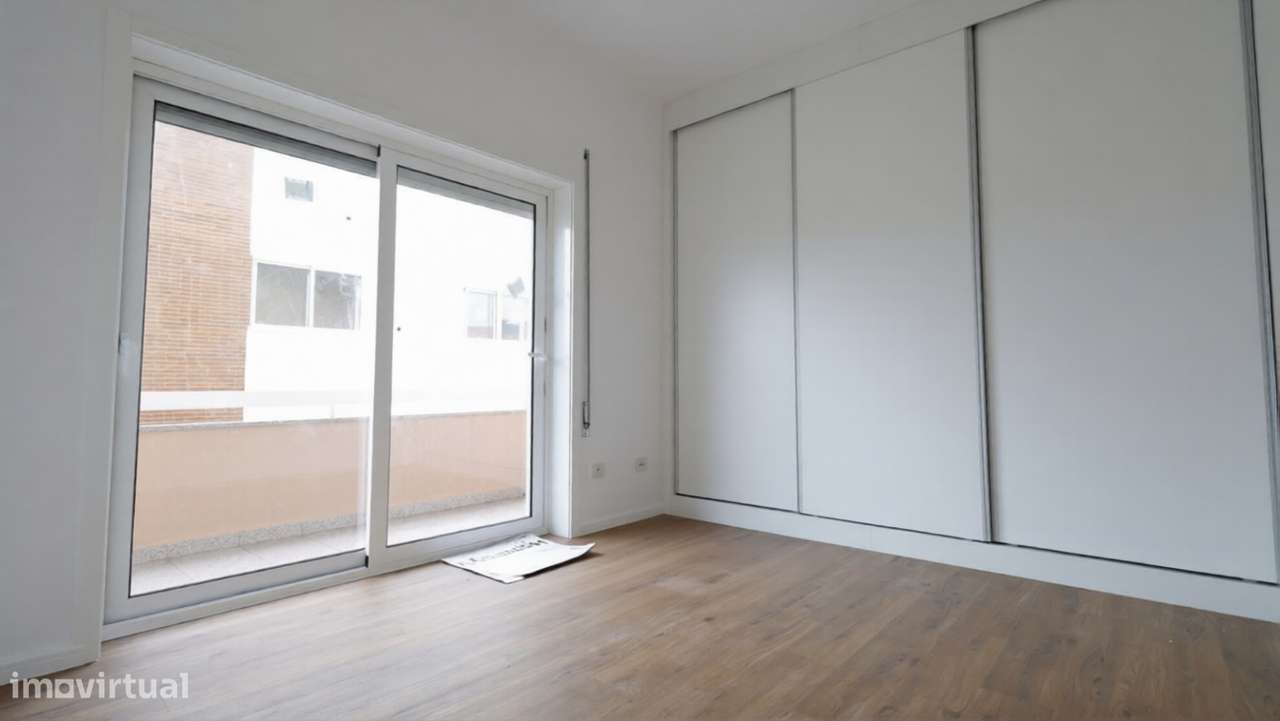 Apartamento T3 remodelado com varanda, garagem em Águas Santas - Grande imagem: 5/15