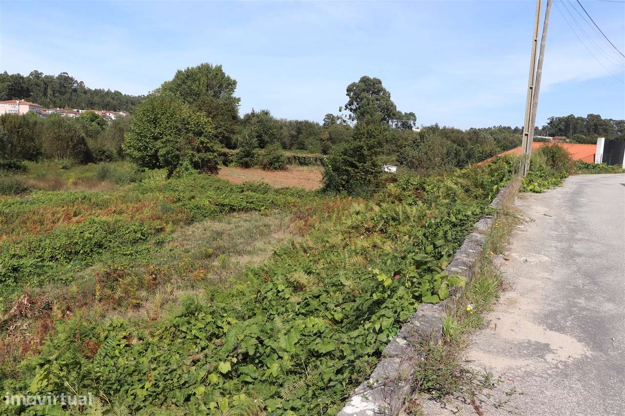 Lote de Terreno  Venda em Lustosa e Barrosas (Santo Estêvão),Lousada-5
