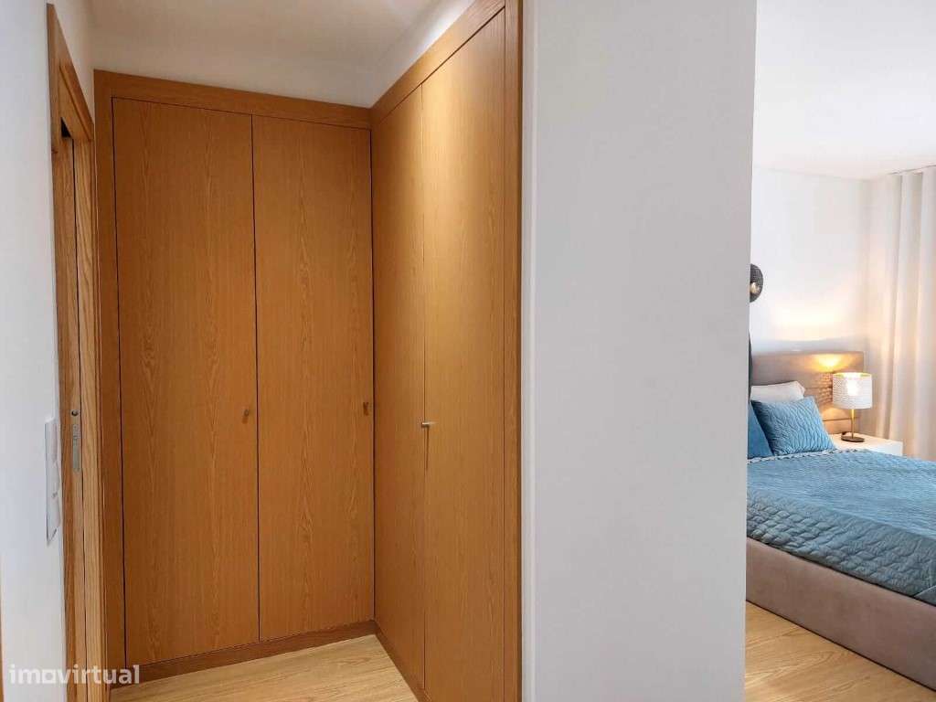 Apartamento T4 com 2 frentes, novo, com churrasqueira; piscina e pl...-55