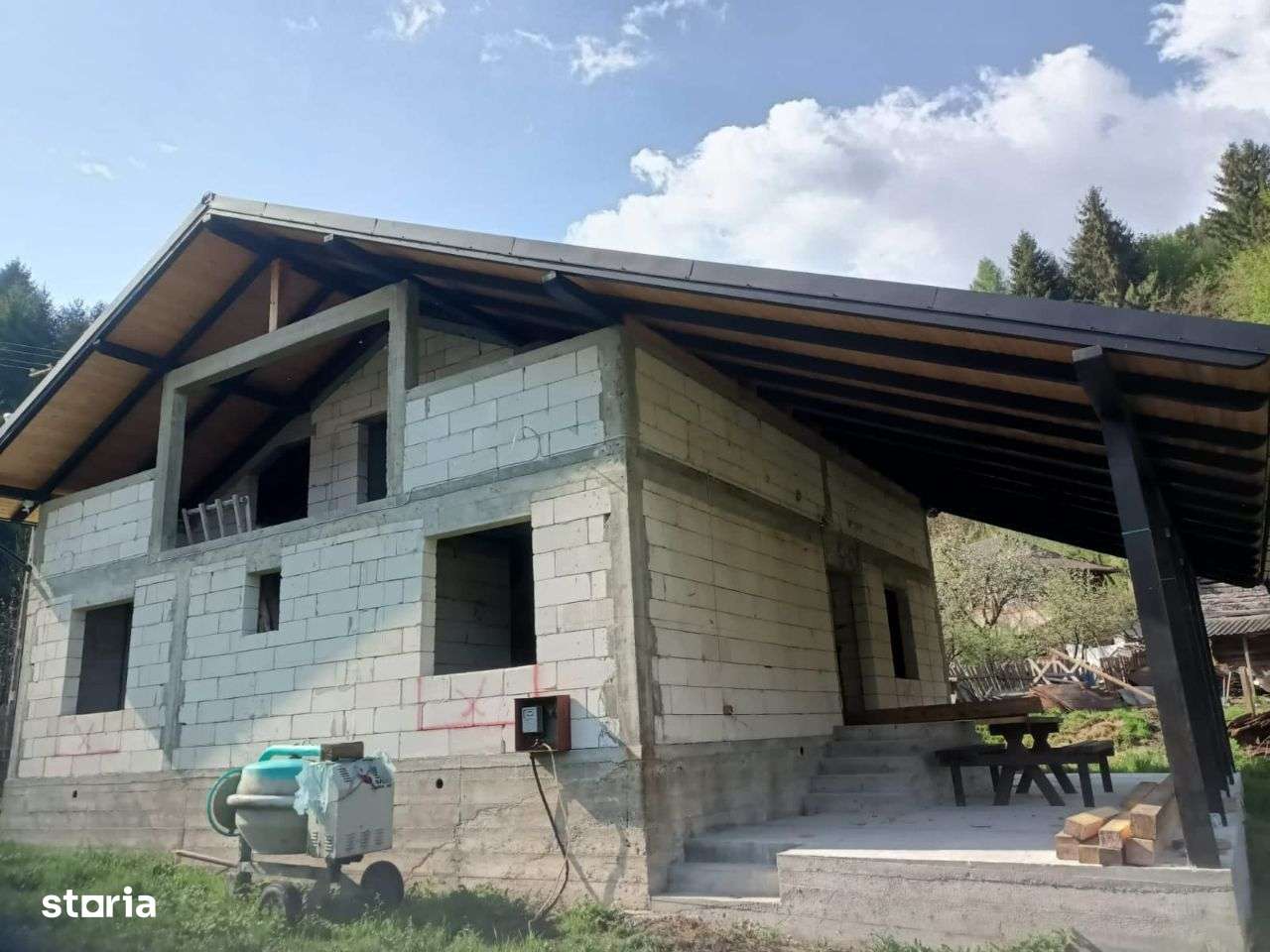 Casă de vânzare in Broșteni - Suceava-0