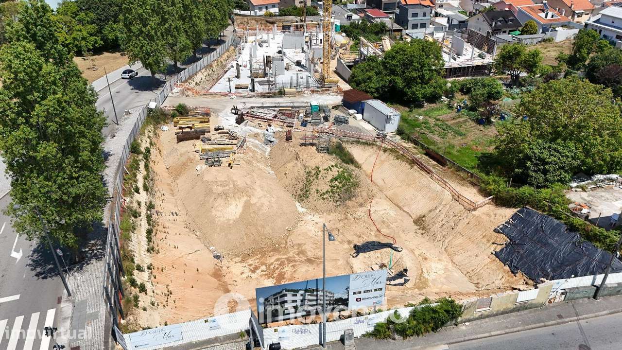 Apartamento T2 novo, com vista Rio, no Empreendimento D'Ouro Mar-31