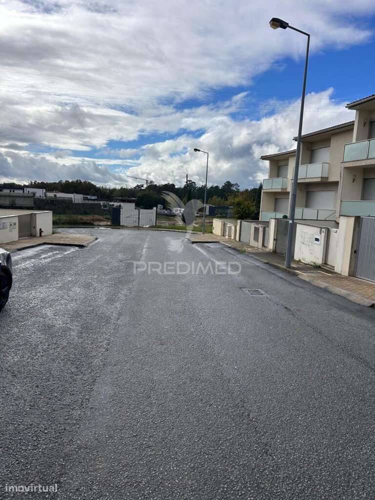 Moradia T3 em Banda – Estrutura em Loureira, Vila Verde - Grande imagem: 5/9
