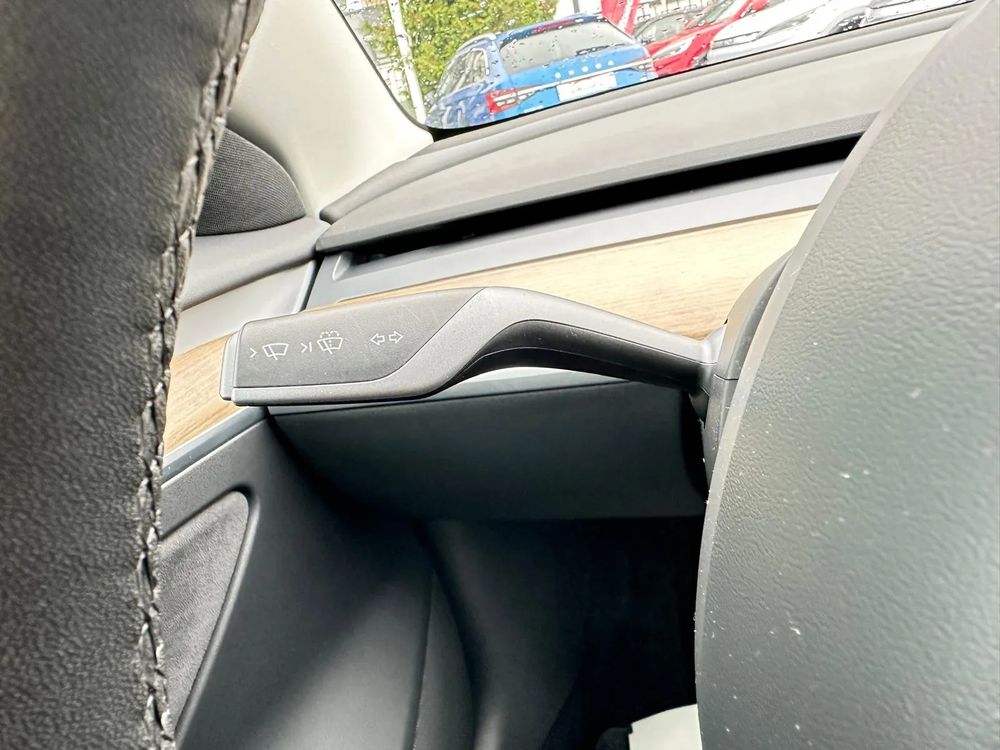 Tesla Model 3 Langstreckenbatterie Allradantrieb Dual Motor - 33