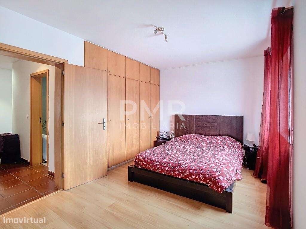 Moradia T4 em Santa Clara-13