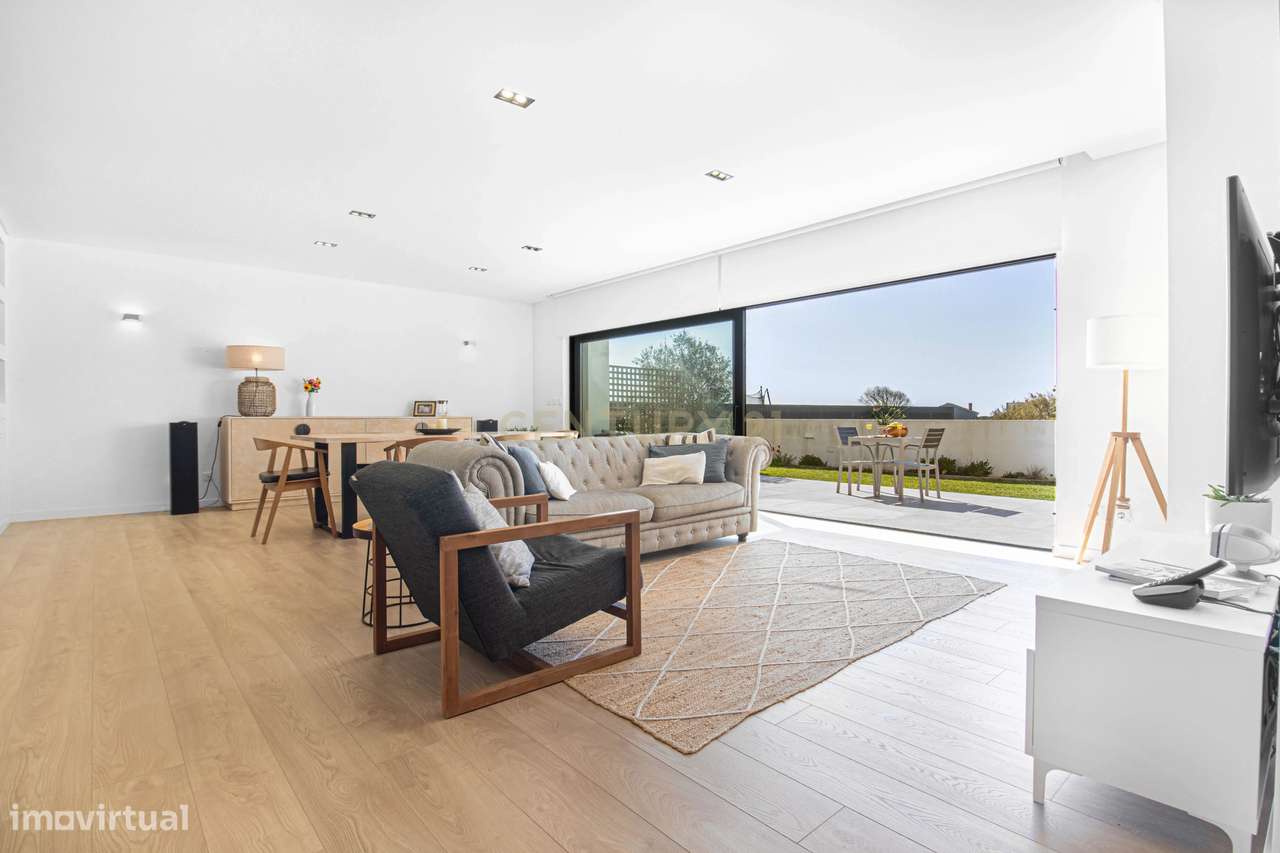 Moradia Contemporânea T3 com 205 m2, em São João das Lampas - Sintra - Grande imagem: 3/46