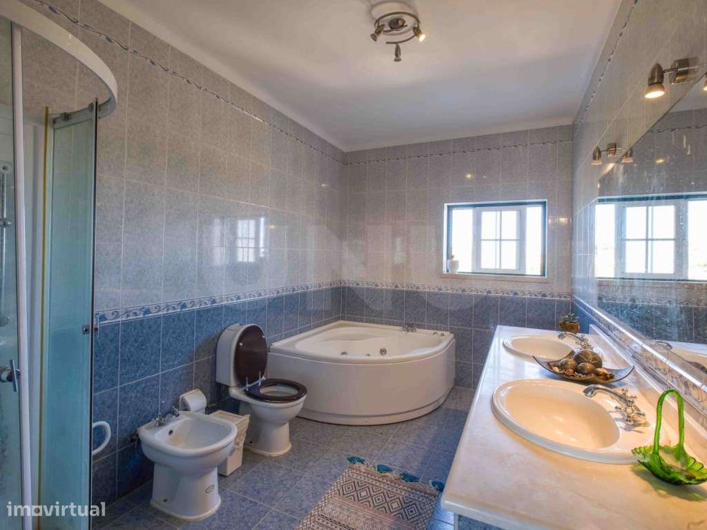 Moradia T3+3 para venda em Santarém.-21