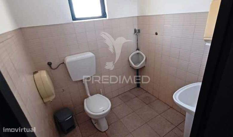 Prédio Urbano para Habitação e Serviços - Grande imagem: 5/18