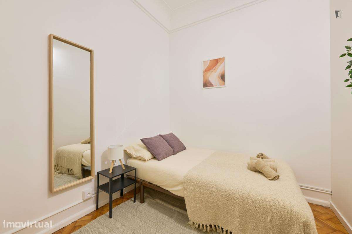 Quarto - localizado em Alameda Lisbon - Grande imagem: 2/8