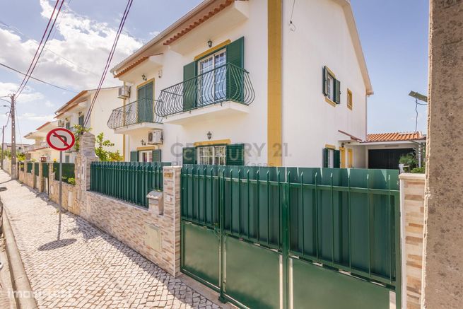 Quinta do Conde - Moradia Geminada de 4 assoalhadas com garagem-22
