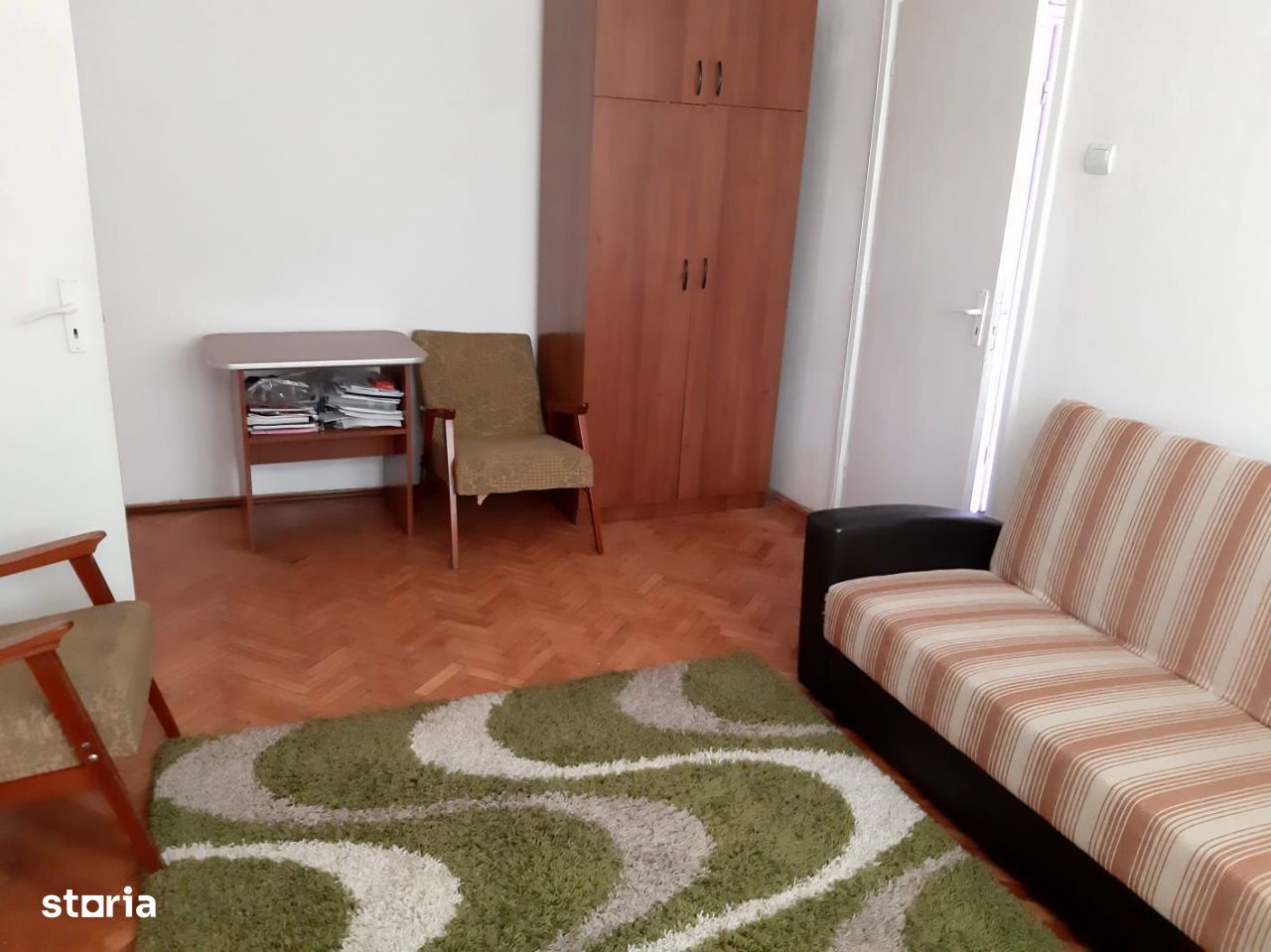 Apartament 2 camere, 44 mp, parcare, etaj 2/4, zona Garii