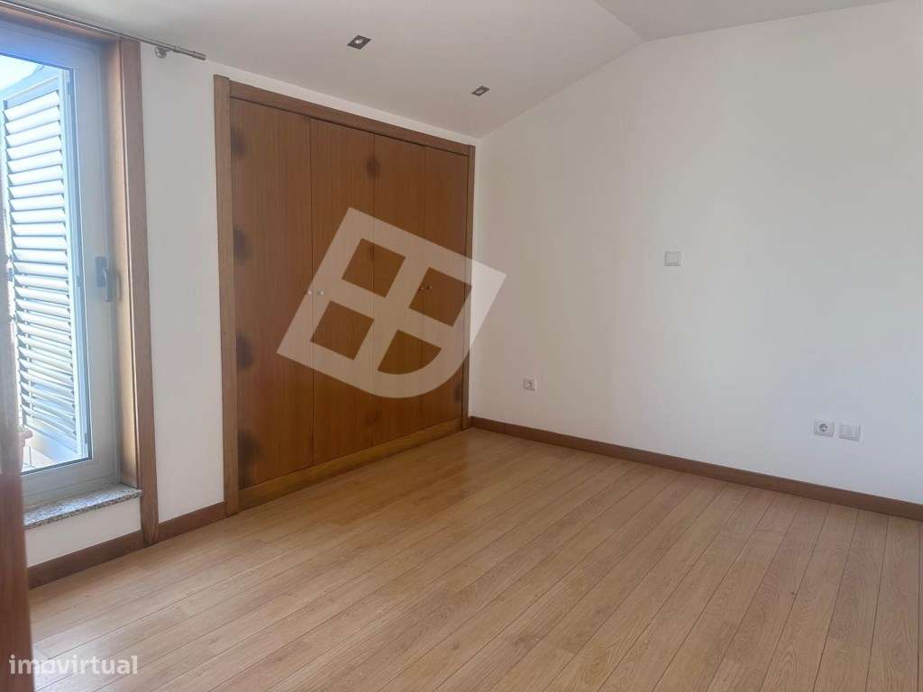 Apartamento T2 com Terraços - Aveiro /Glória-18