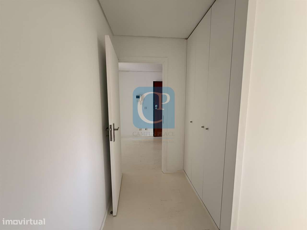 Apartamento T2 com lugar de garagem e arrumos em Vermoim na Maia-27