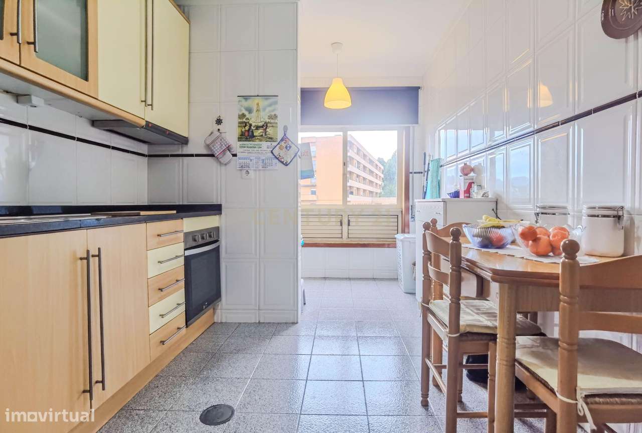 Apartamento T2 com Varanda, Garagem e Piscina | Valongo-21