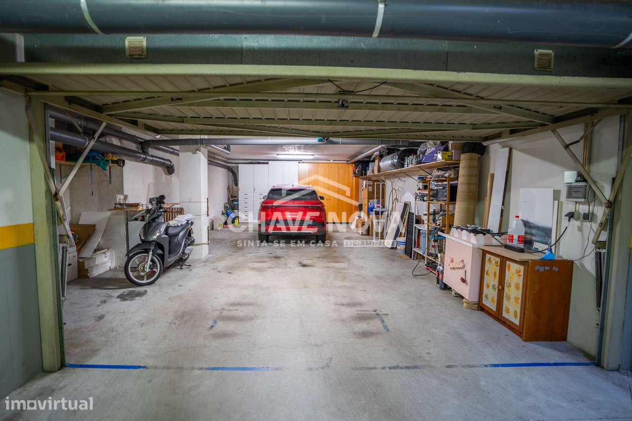 Apartamento T3, com terraço e box 4 carros situado em Campo- Valongo-38