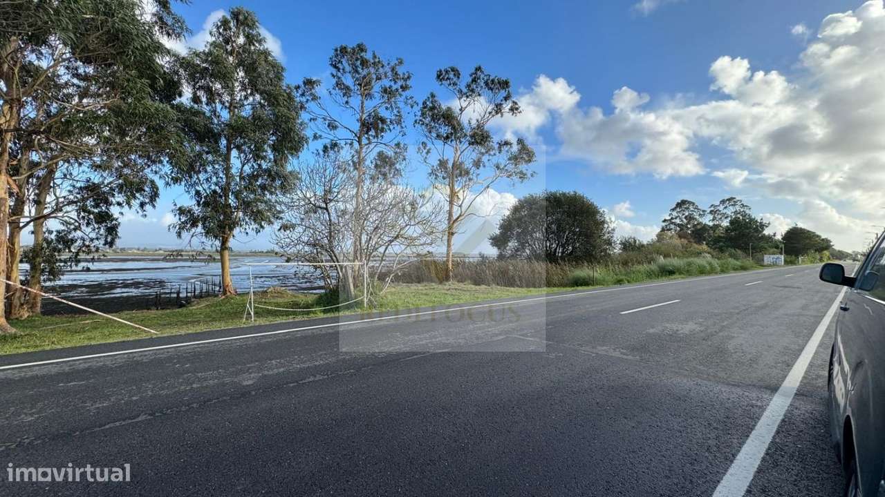 Moradia Geminada T3 em Bruto com Vista para a Ria-21