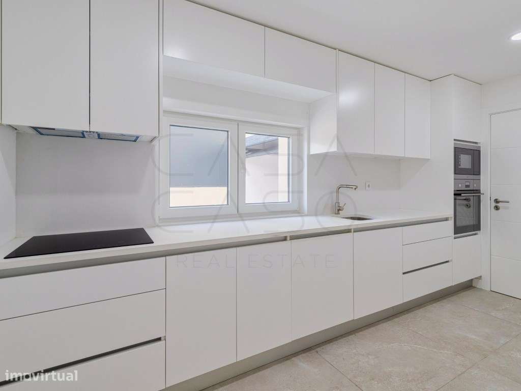NOVO - Moradia de T4+2 no Bairro da Conceição-7
