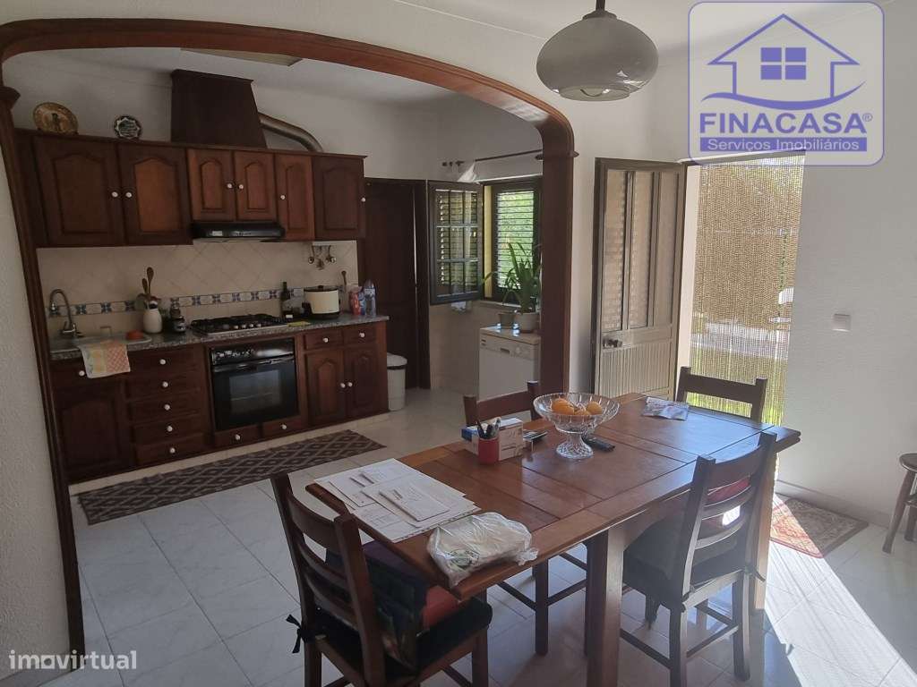 Moradia T4 isolada inserida em terreno com 5000m2 - Camarral (Palmela)-5