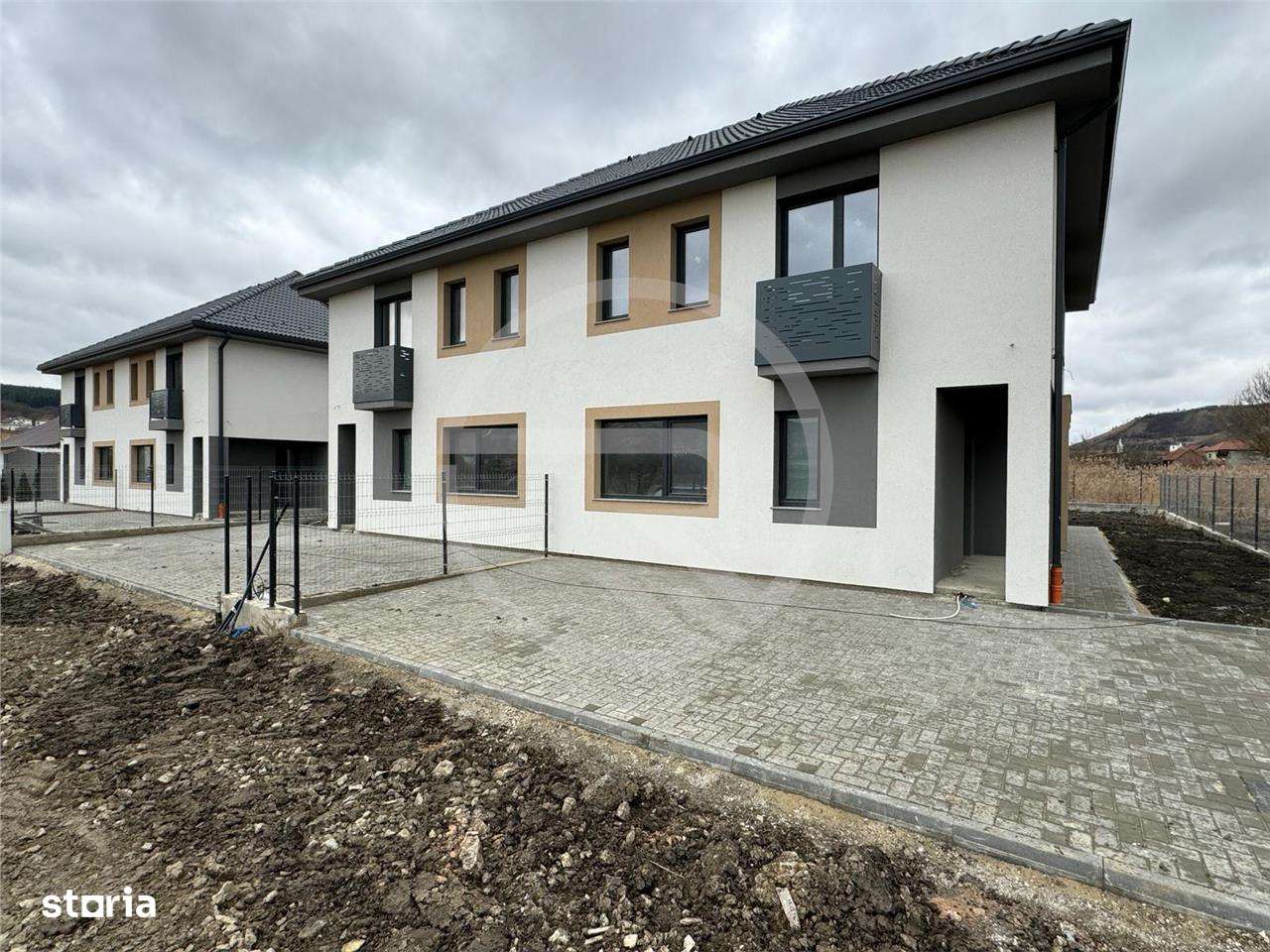 Casa Tip Duplex situata in Chinteni!350 Mp Teren!118 Mp utili! - Imagine principală: 1/12