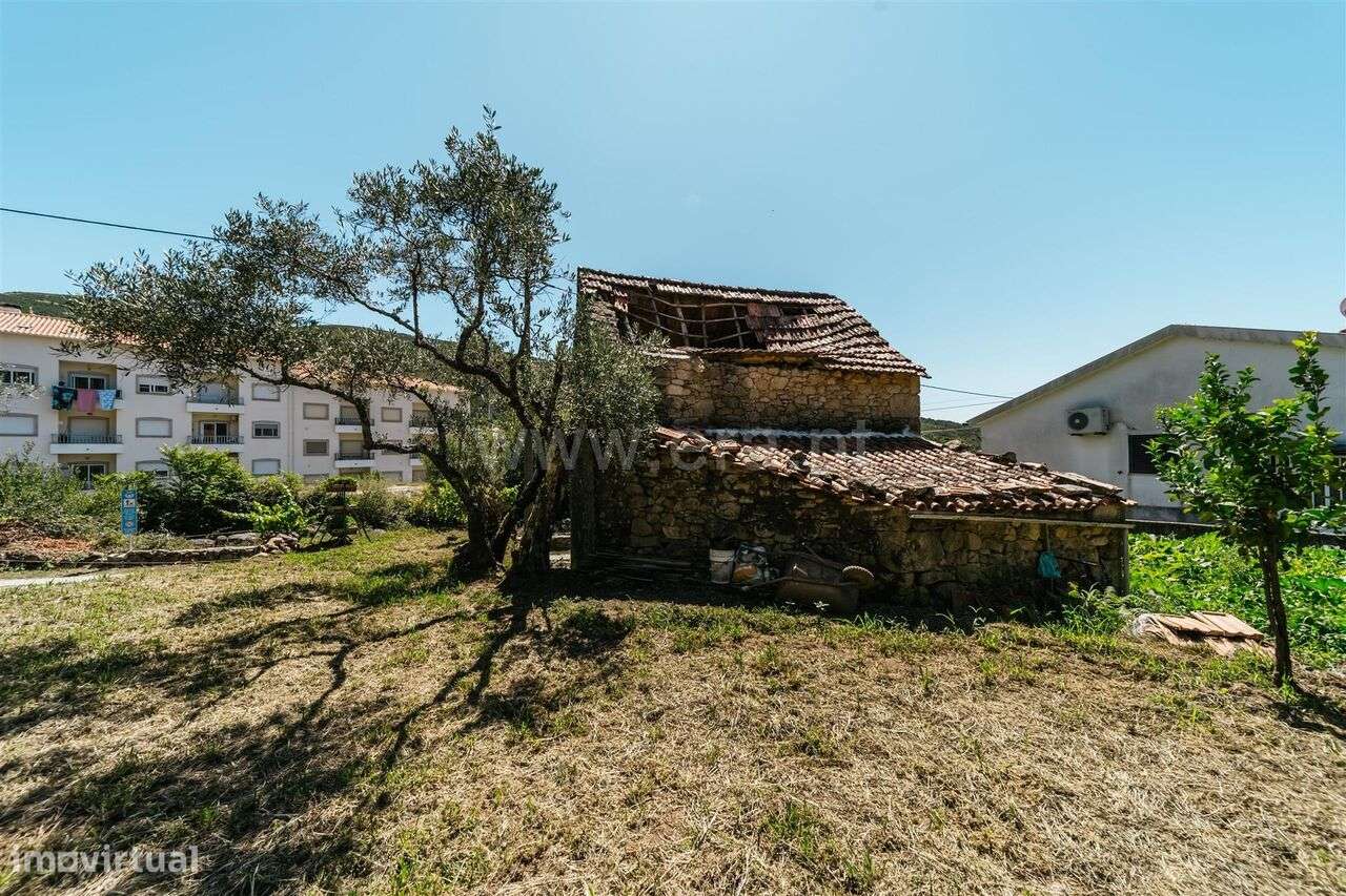 Terreno com ruina / Covilhã, Serra da Estrela - Grande imagem: 5/20