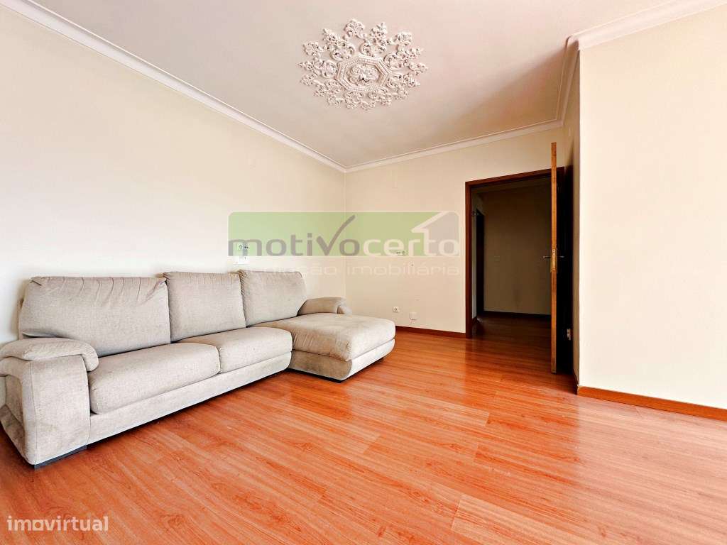 T2 com Varanda no Pendão, Queluz. Ideal para Primeira Habitação-5