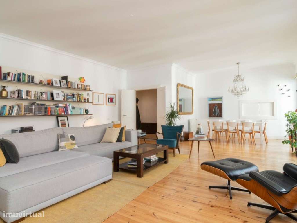 Apartamento T3 com garagem e arrecadação na Lapa - Grande imagem: 2/25