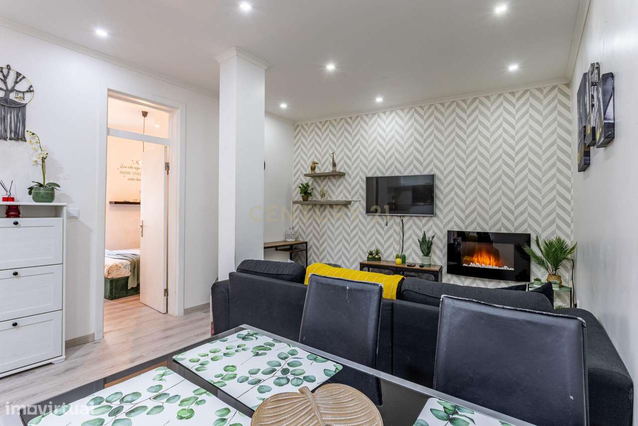 T2 Totalmente Remodelado em São Vicente – Modernidade no Coração de Li - Grande imagem: 5/17