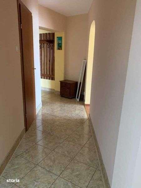 vand apartament 4 camere decomandat - Imagine principală: 5/8