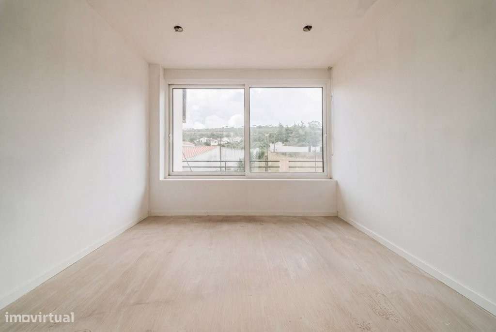 Apartamento T1 totalmente renovado com entrada independente – Minde-5