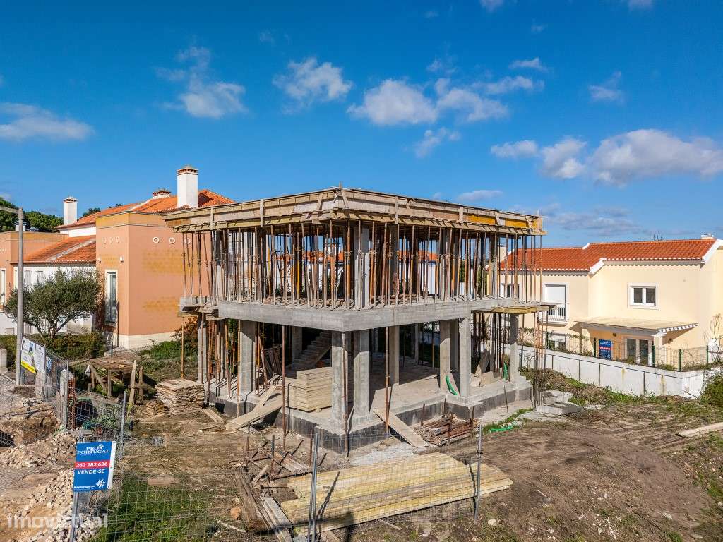 Moradia a apenas 220 metros da Lagoa de Óbidos - Grande imagem: 2/15