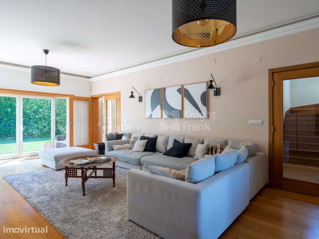 Moradia T4+1 para arrendamento com jardim e garagem em Caxias - Grande imagem: 3/37