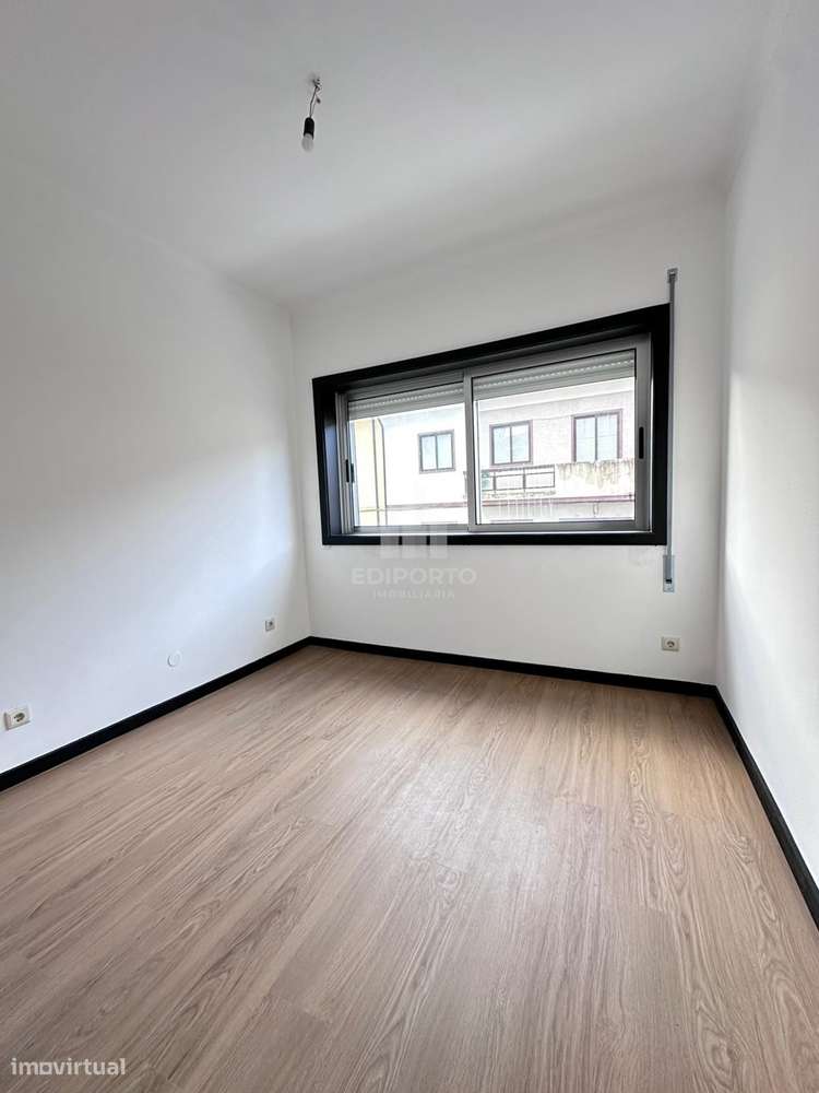 Apartamento T3 totalmente renovado no centro de Rio Tinto-20