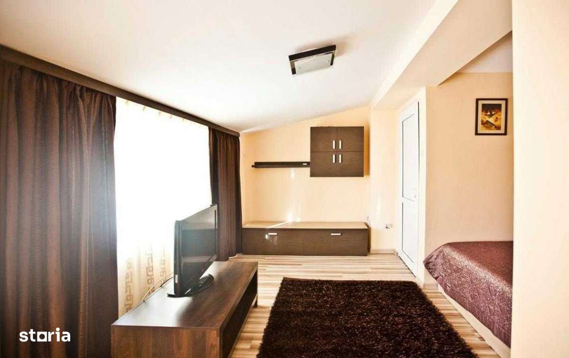 Apartament spatios de 3 camere - zona Delfinariu - Imagine principală: 5/8